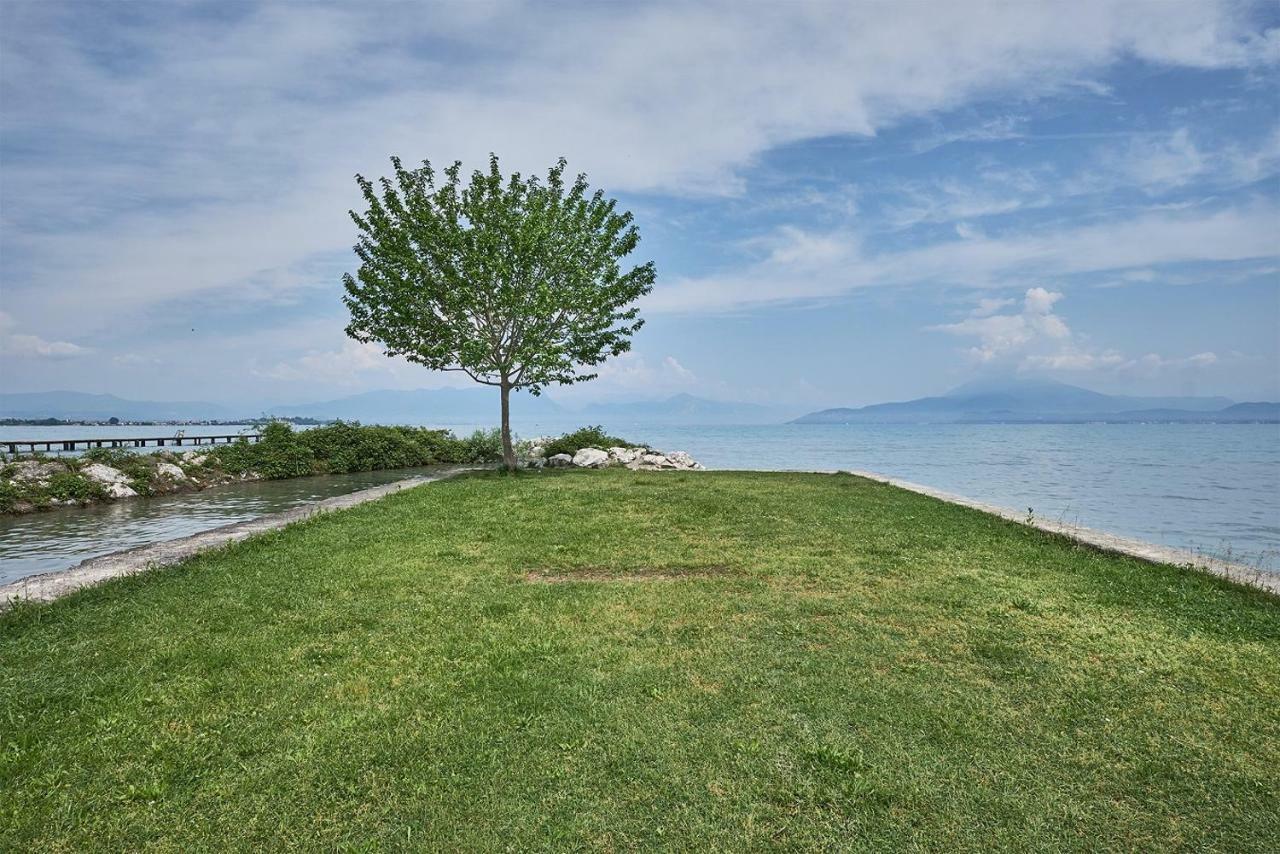 Villaggio Turistico Lugana Marina Sirmione Exterior photo